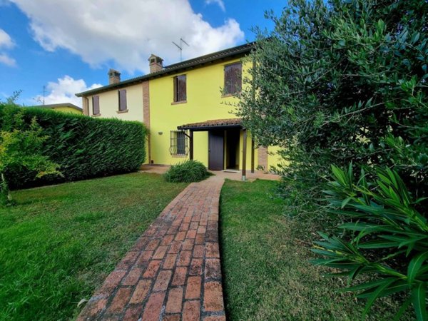 casa indipendente in vendita a Ferrara in zona San Martino