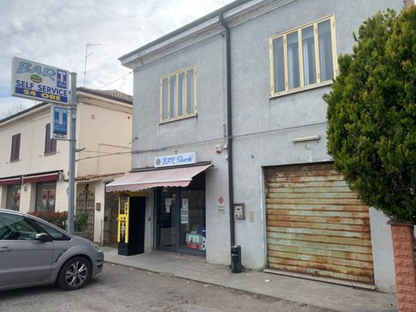 casa indipendente in vendita a Ferrara in zona Centro Storico