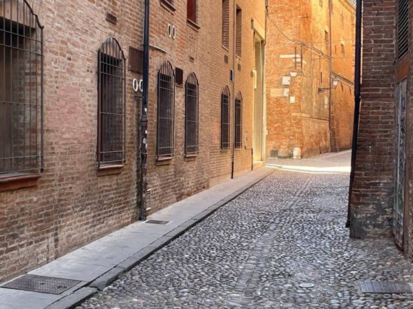 appartamento in vendita a Ferrara in zona Centro Storico