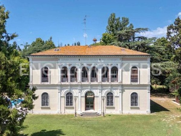 casa indipendente in vendita a Ferrara in zona Centro Storico