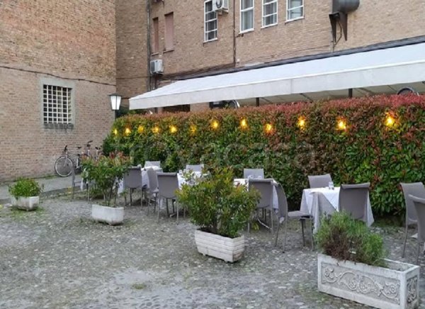 negozio in vendita a Ferrara in zona Centro Storico