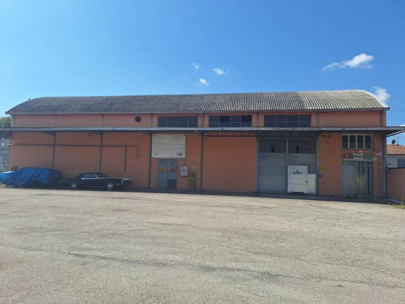 locale di sgombero in vendita a Ferrara in zona Centro Storico
