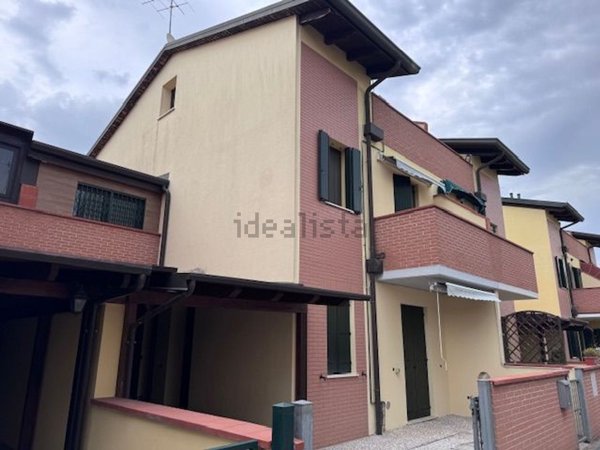 casa indipendente in vendita a Ferrara