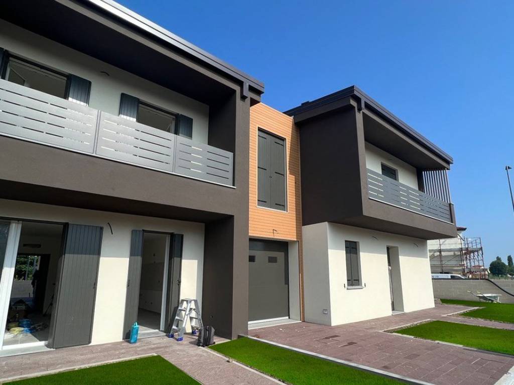 casa indipendente in vendita a Ferrara in zona Pontegradella