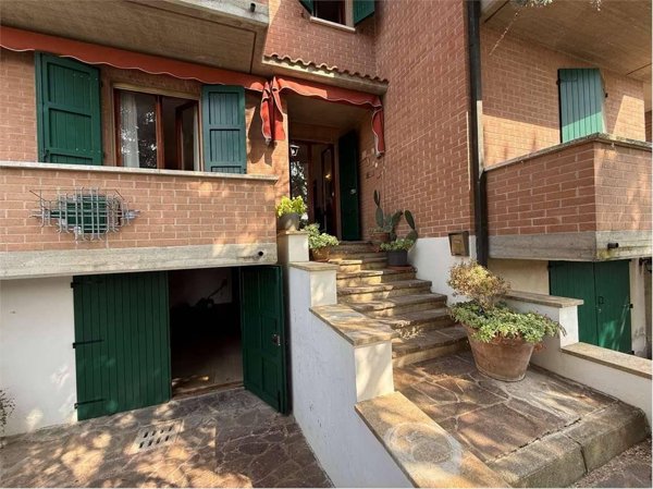 casa indipendente in vendita a Ferrara in zona Marrara