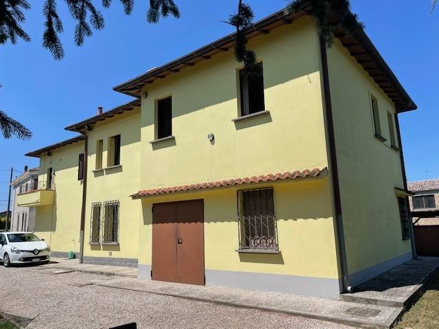 casa indipendente in vendita a Ferrara in zona San Martino