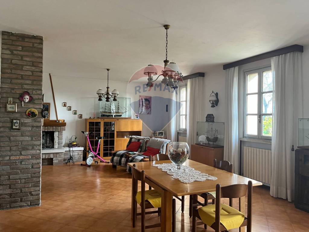 casa indipendente in vendita a Ferrara in zona Quartiere Giardino / Acquedotto