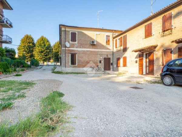 casa indipendente in vendita a Ferrara