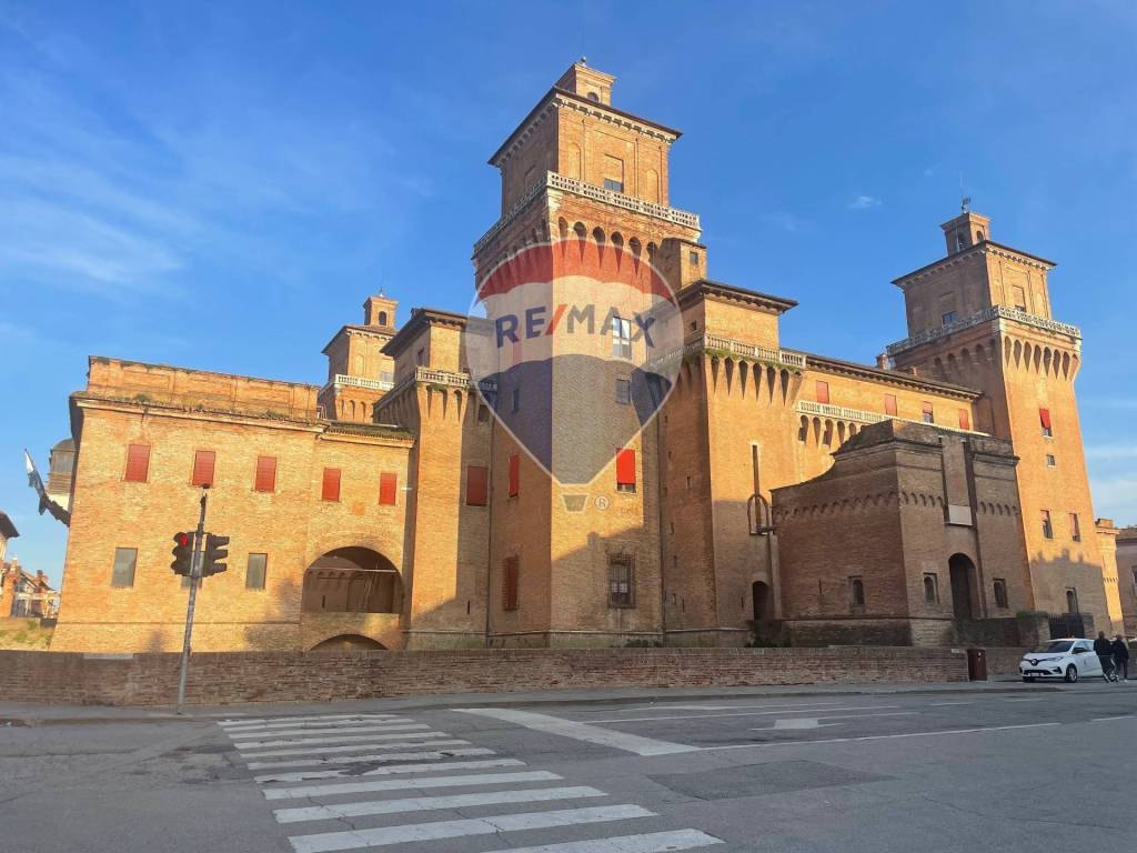 intera palazzina in vendita a Ferrara