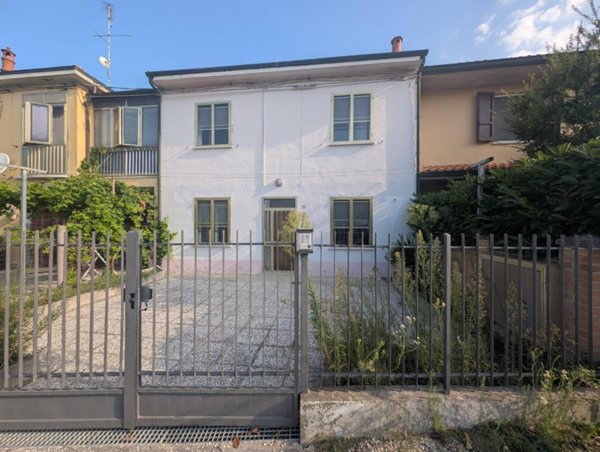 casa indipendente in vendita a Ferrara in zona Focomorto