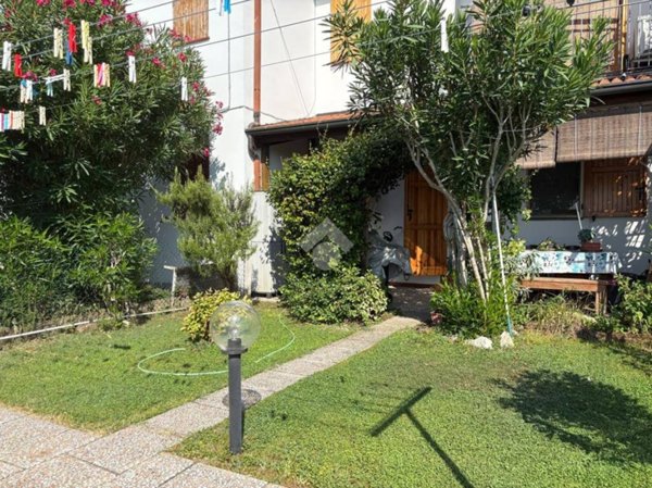 casa indipendente in vendita a Ferrara in zona Pontelagoscuro