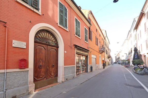 locale commerciale in vendita a Ferrara in zona Centro Storico