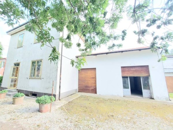 casa indipendente in vendita a Ferrara in zona San Martino