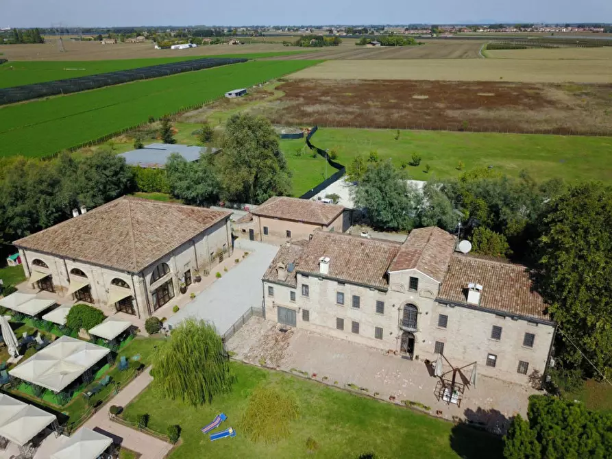 villa in vendita a Ferrara in zona Centro Storico