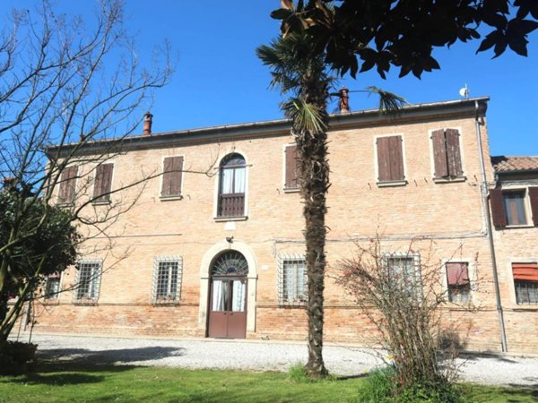 casa indipendente in vendita a Ferrara