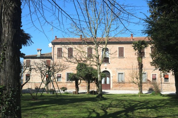 casa indipendente in vendita a Ferrara