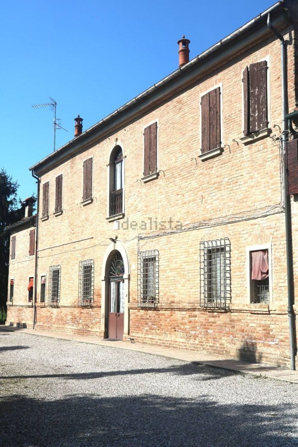 casa indipendente in vendita a Ferrara