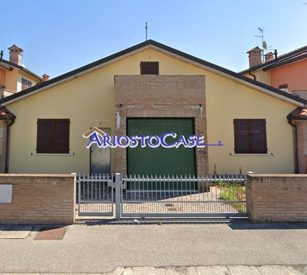 casa indipendente in vendita a Ferrara in zona Doro