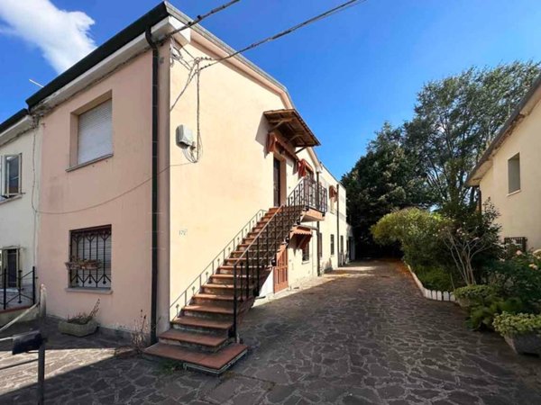 casa indipendente in vendita a Ferrara