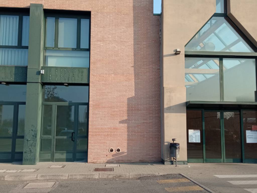 negozio in vendita a Ferrara