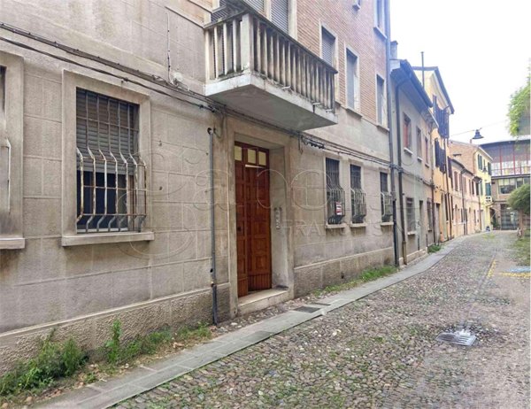 appartamento in vendita a Ferrara in zona Centro Storico