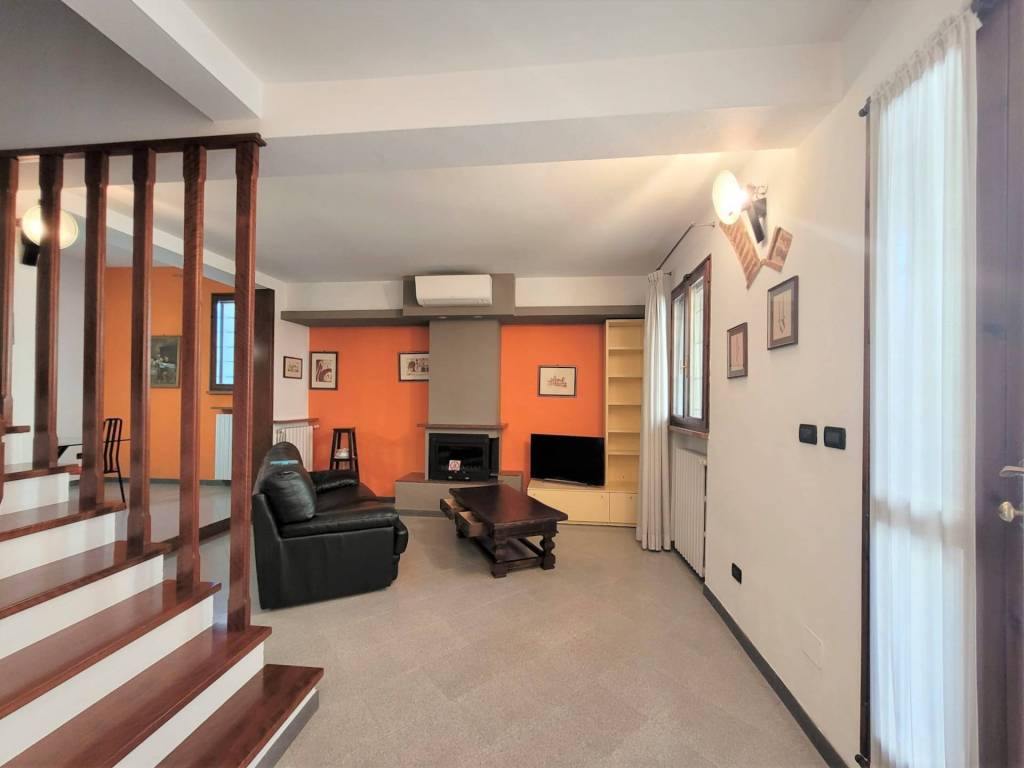 casa indipendente in vendita a Ferrara in zona Centro Storico