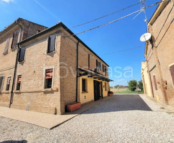 casa indipendente in vendita a Ferrara in zona Centro Storico