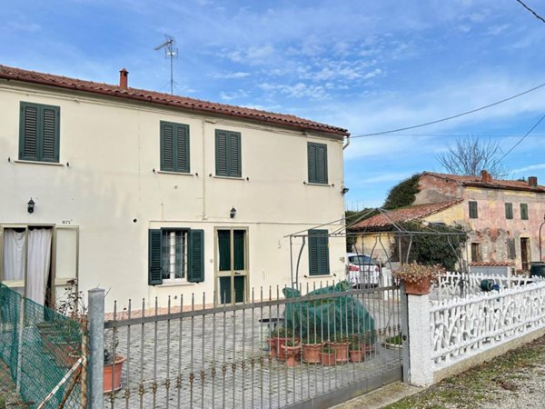 casa indipendente in vendita a Ferrara in zona Montalbano