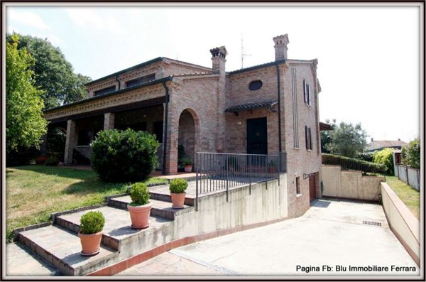 casa indipendente in vendita a Ferrara