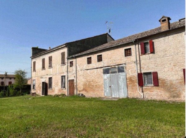 appartamento in vendita a Ferrara in zona Quartesana