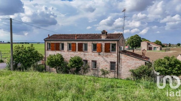 casa indipendente in vendita a Ferrara in zona Correggio