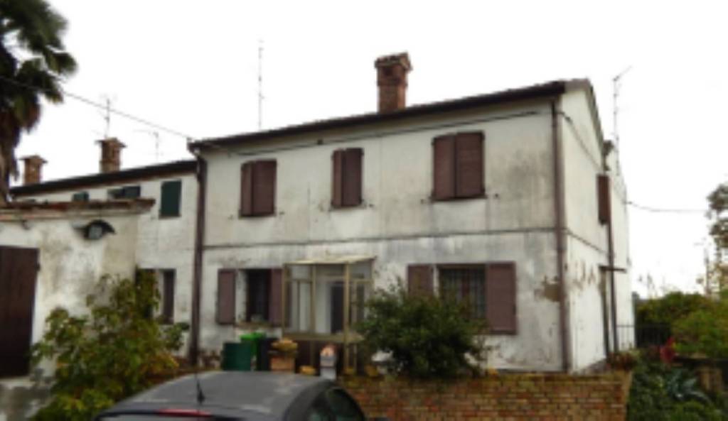 appartamento in vendita a Ferrara in zona Baura