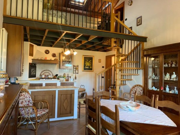 casa indipendente in vendita a Ferrara in zona Pescara