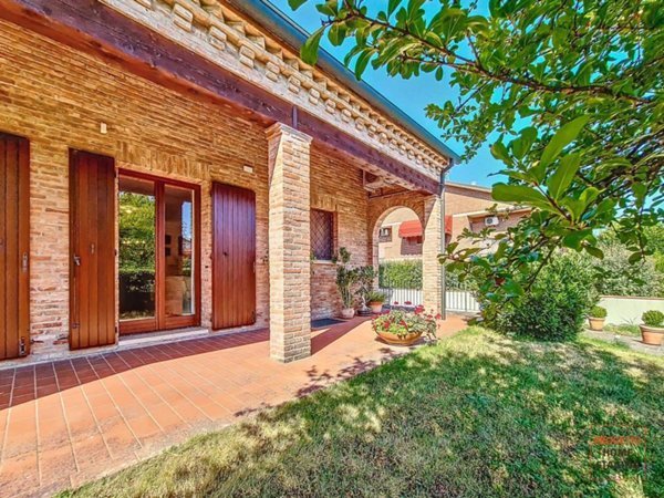 casa indipendente in vendita a Ferrara in zona Pontegradella
