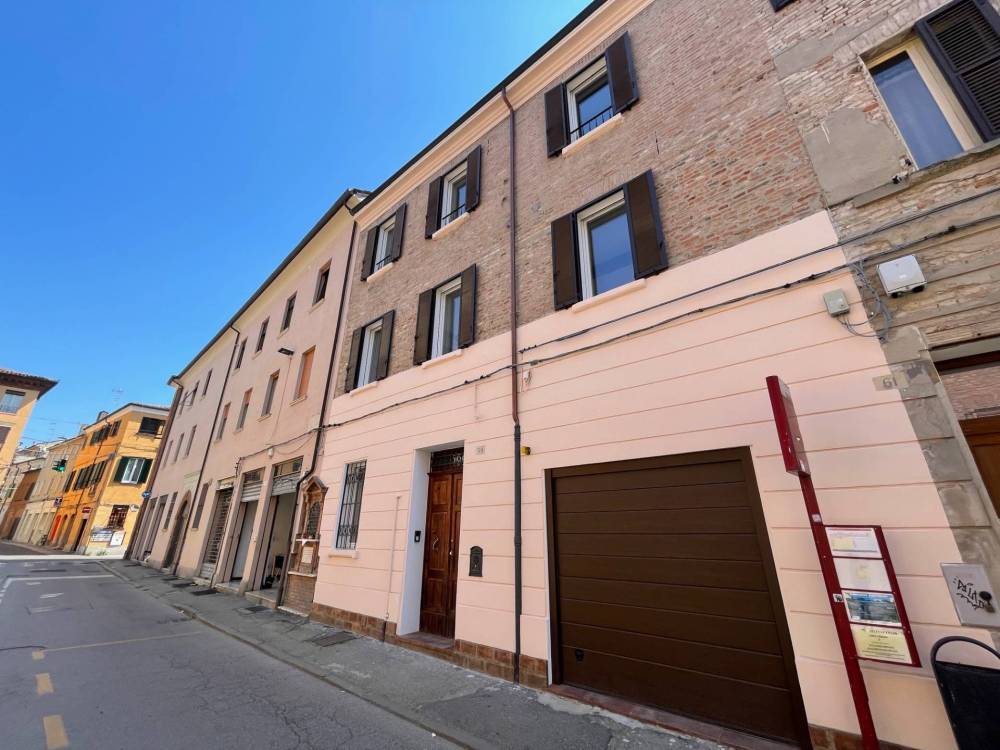 casa indipendente in vendita a Ferrara