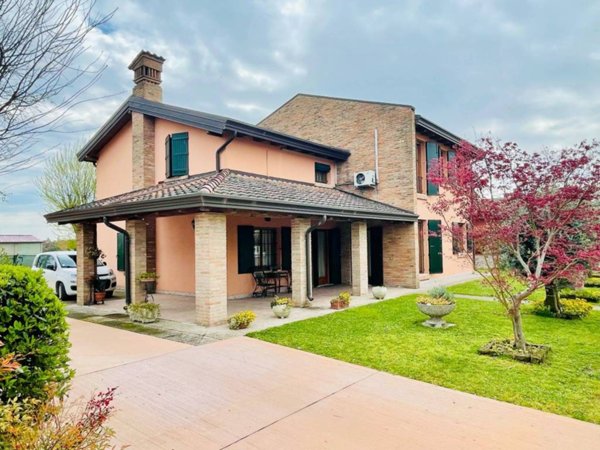 casa indipendente in vendita a Ferrara in zona San Martino