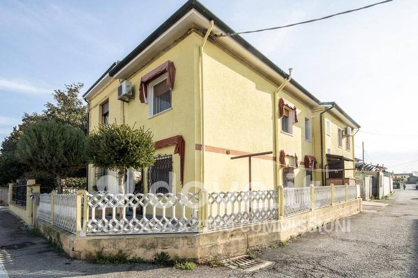 casa indipendente in vendita a Ferrara in zona Porotto / Cassana