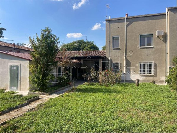 appartamento in vendita a Ferrara in zona Centro Storico