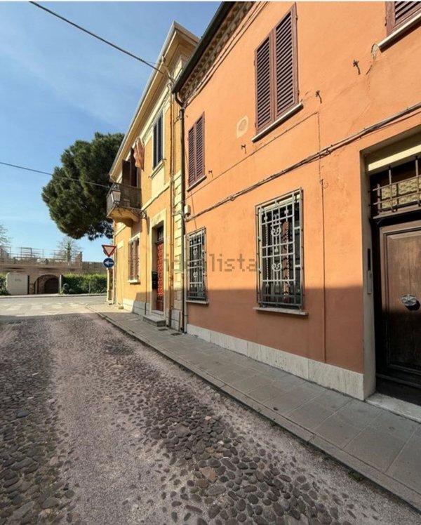 casa indipendente in vendita a Ferrara
