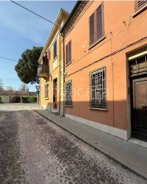 casa indipendente in vendita a Ferrara