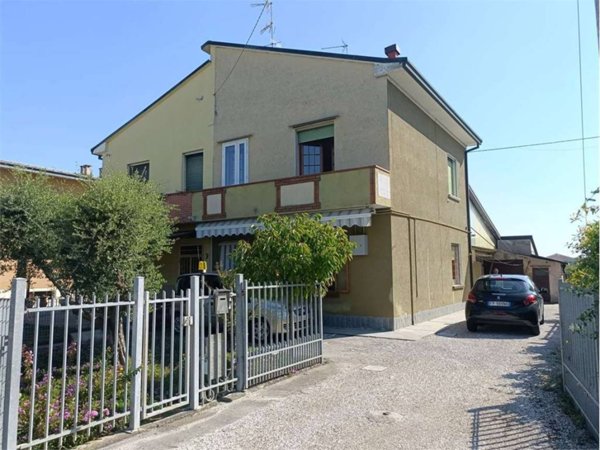 casa indipendente in vendita a Ferrara in zona Sant'Egidio / Gaibanella