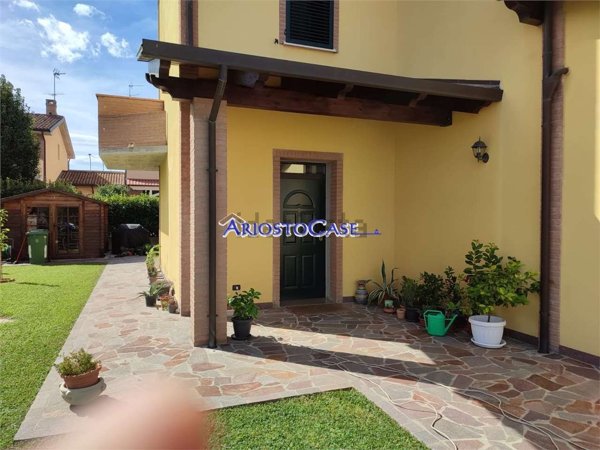 casa indipendente in vendita a Ferrara