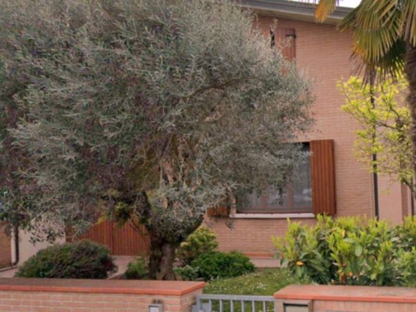 casa indipendente in vendita a Ferrara