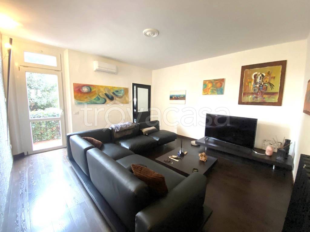 casa indipendente in vendita a Ferrara in zona Centro Storico