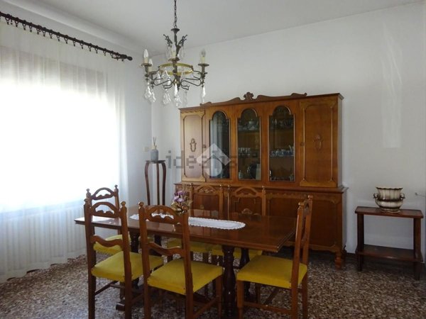 casa indipendente in vendita a Ferrara