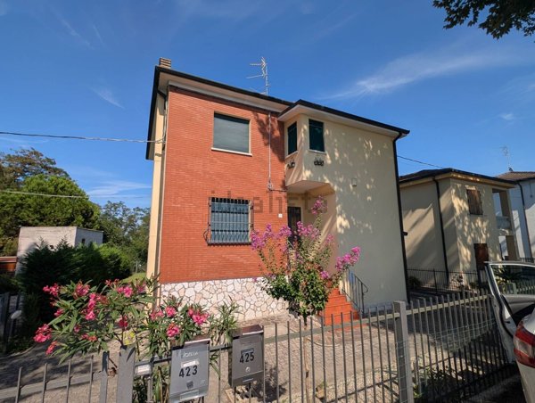 casa indipendente in vendita a Ferrara in zona Cona