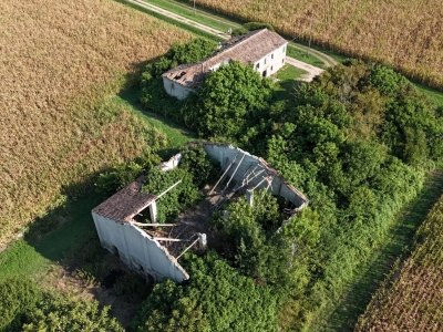 casa indipendente in vendita a Ferrara in zona Baura
