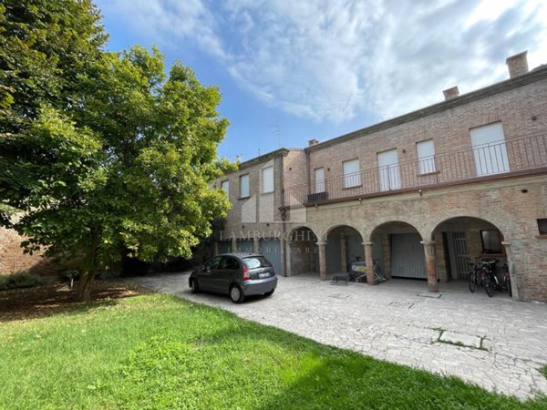 appartamento in vendita a Ferrara in zona Centro Storico
