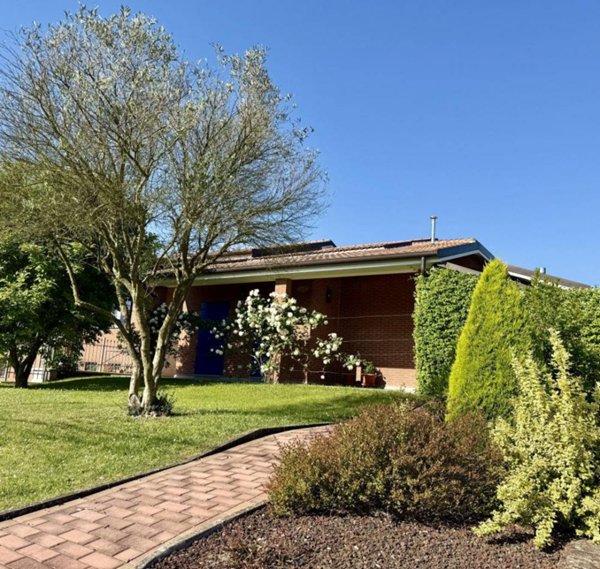 casa indipendente in vendita a Ferrara in zona Cona