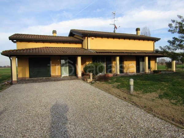 casa indipendente in vendita a Ferrara in zona Villanova